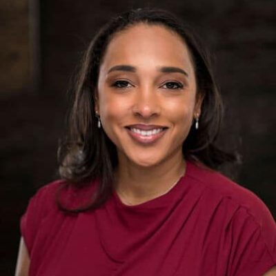 Marisa Flowers Headshot-SMALL